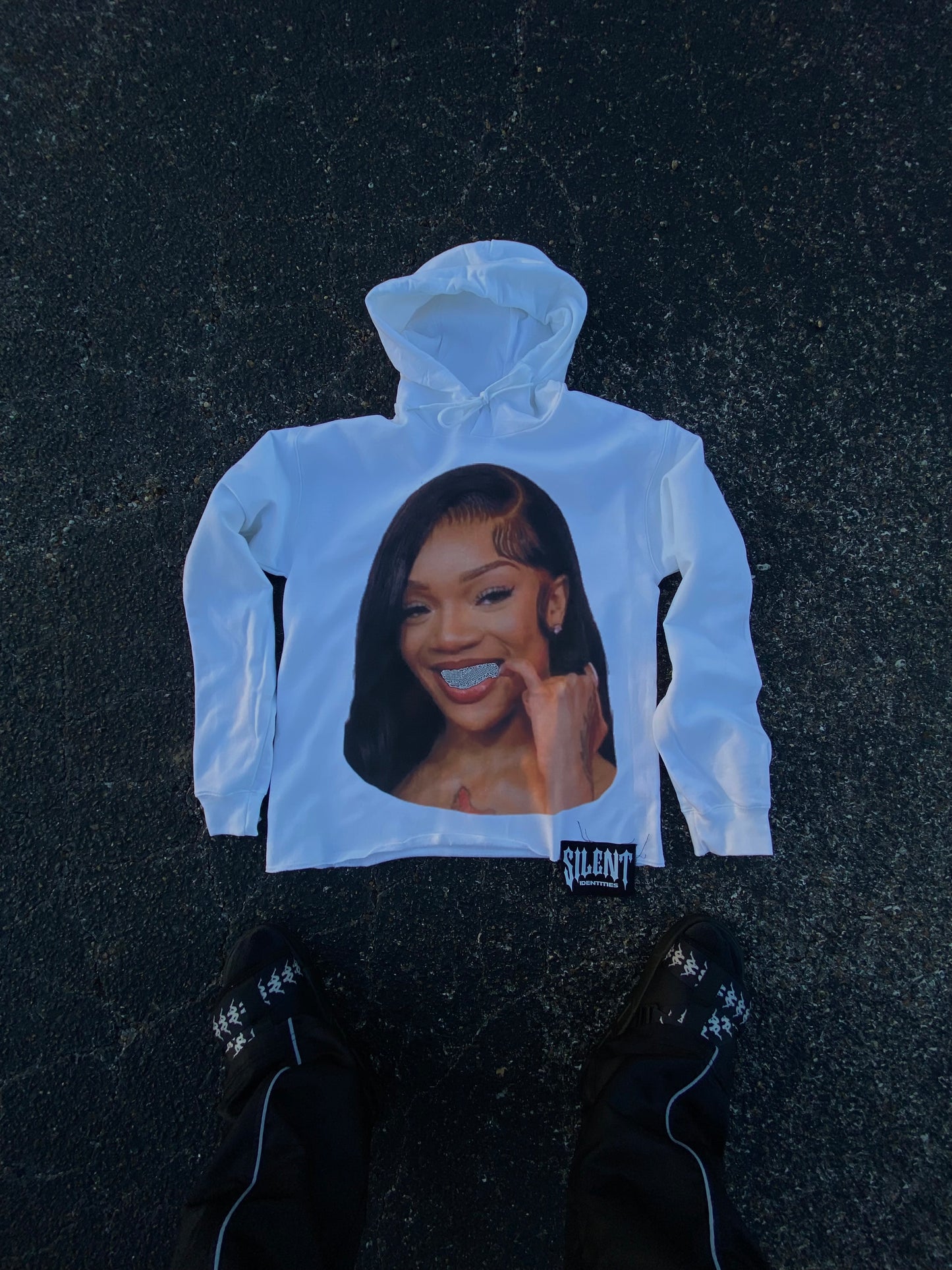 “G L O” HOODIE